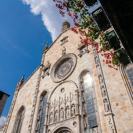 House Of Glass Cathedral View - The House Of Travelers 公寓 科莫
