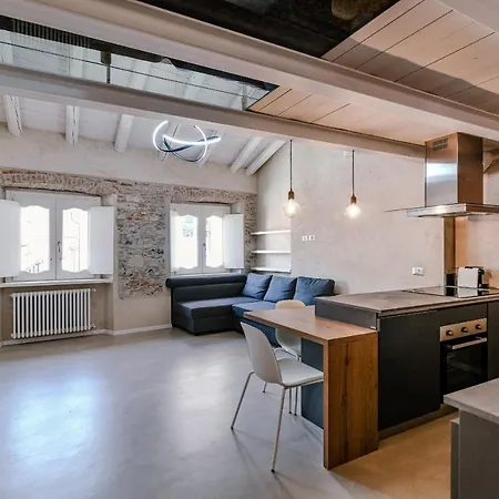 Appartement House Of Glass Cathedral View - The House Of Travelers *